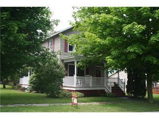 21 Banta St, Phelps, NY 14532