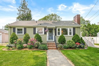 3 Grape St, Woburn, MA 01801