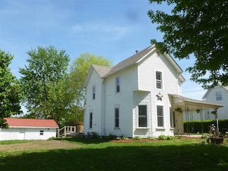 908 Lynn St, Tipton, IA 52772