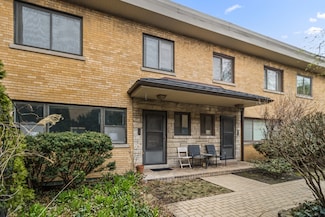 3548 N Pine Grove Ave, Chicago, IL 60657