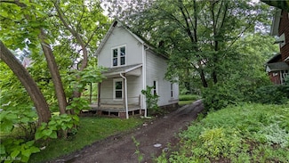 1447 Shriver Ave NE, Canton, OH 44705