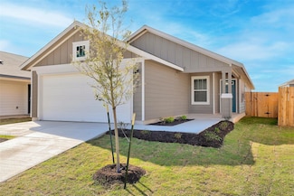 152 Greenway Ln, Andice, TX 78628