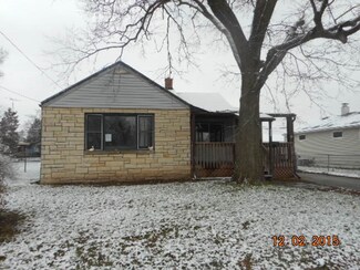 422 Pennsylvania Ave, Loves Park, IL 61111