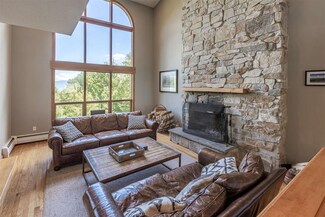 25 Benson Fuller Dr, Jamaica, VT 05343