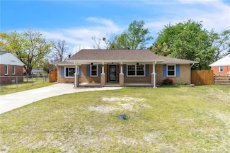 5213 Palmetto Ln, Fayetteville, NC 28304