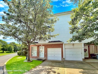 26 Aspen Knolls Way, Staten Island, NY 10312