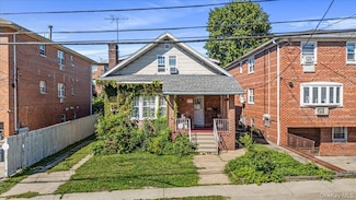 13219 58th Ave, Flushing, NY 11355