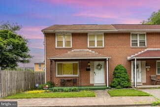 758 S 2nd St, Steelton, PA 17113