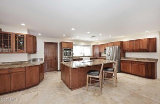 8110 N 18th Place, Phoenix, AZ 85020