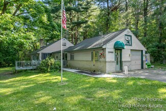 2027 Valentine St NE, Grand Rapids, MI 49525