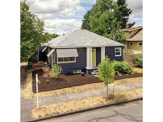 3235 SE 56th Ave, Portland, OR 97206