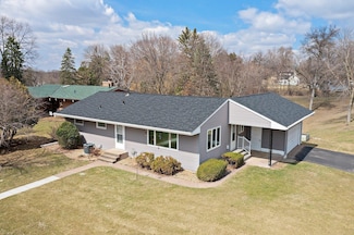 708 5th Ave SW, Cambridge, MN 55008