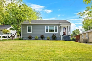 215 Fraser Ln, Staunton, VA 24401