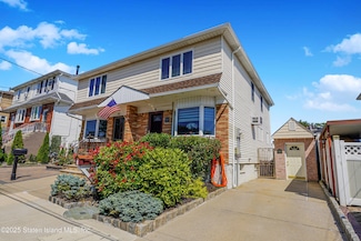 61 Thornycroft Ave, Staten Island, NY 10312