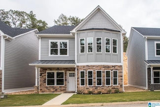 126 Harbor Pointe Dr, Talladega, AL 35160