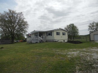 430 W Main St, Ellisville, IL 61431
