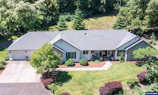 38711 Mountain Crest Ct, Lebanon, OR 97355