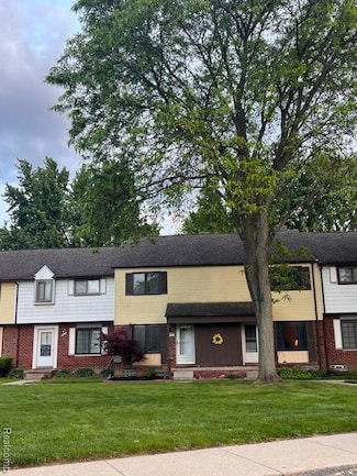 8416 Hickory Dr, Sterling Heights, MI 48312