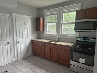 314 Amherst St, East Orange, NJ 07018