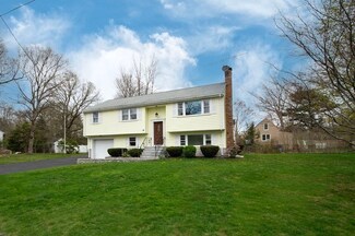 31 Winding Way, Rockland, MA 02370