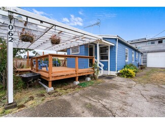 1062 NW Warrenton Dr, Warrenton, OR 97146