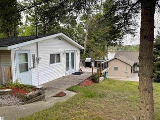 301 N Lake St, Hale, MI 48739