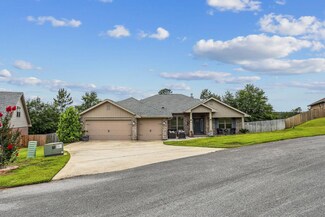 5744 Periwinkle Ln, Crestview, FL 32539