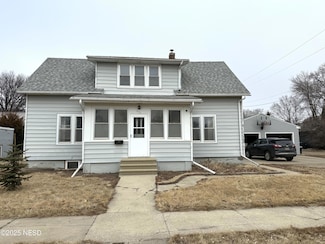 111 E 10th Ave, Redfield, SD 57469