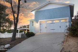 43379 Lookabout Rd, Lake Hughes, CA 93532