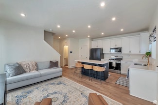 9328 N Bartlett Ln, Eagle Mountain, UT 84005