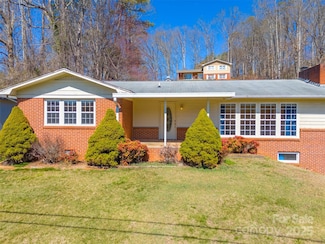 67 Hillcrest St, Sylva, NC 28779