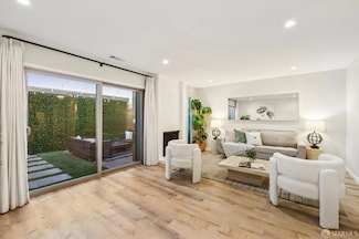 1152 Admiralty Ln, Alameda, CA 94502