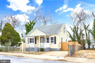 5904 K St, Fairmount Heights, MD 20743