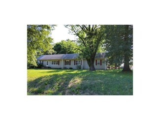 8602 Woodland Ave, Kansas City, MO 64131