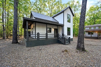 202 Infinity Pines Dr, Broken Bow, OK 74728