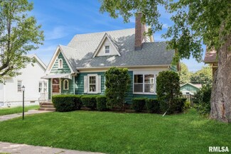 218 W 29th St, Davenport, IA 52803