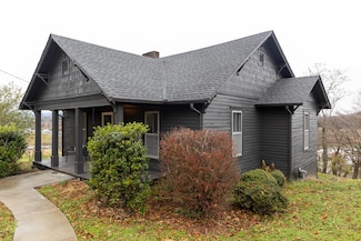 136 Riverview St, Newport, TN 37821