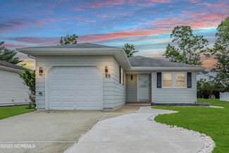 45 Bonaire Dr, Toms River, NJ 08757