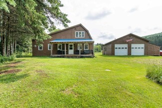2142 Halls Stream Rd, Pittsburg, NH 03592