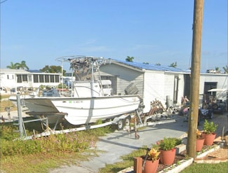 3868 Phoenix Dr, Saint James City, FL 33956