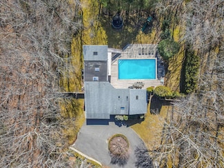 44 Bob White Dr, Water Mill, NY 11976