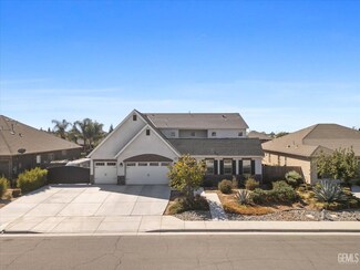 9515 Riviera Del Sol Dr, Bakersfield, CA 93314