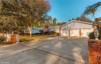 5201 E Crescent Dr, Anaheim, CA 92807