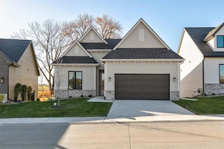 2646 SE Steele Dr, Waukee, IA 50263