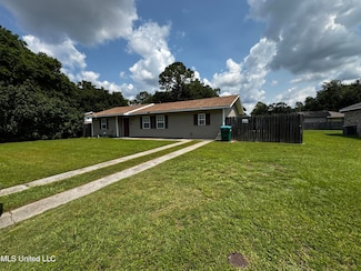 128 Ridgeway Dr, Gulfport, MS 39507
