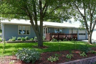 210 SE 3rd St, Panora, IA 50216