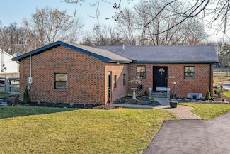 1545 E Choctaw Dr, London, OH 43140