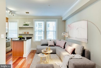 1121 24th St NW Unit 200, Washington, DC 20037