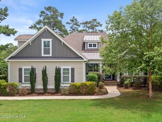 9385 Fallen Pear Ln NE, Leland, NC 28451