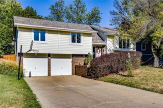 2729 Lawrence Ave, Lawrence, KS 66047